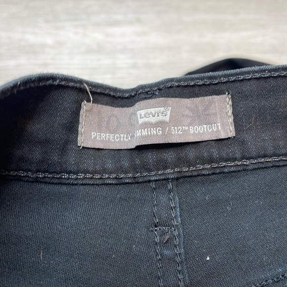 levis perfectly slimming 512 bootcut Size 10 Short - Picture 2 of 7